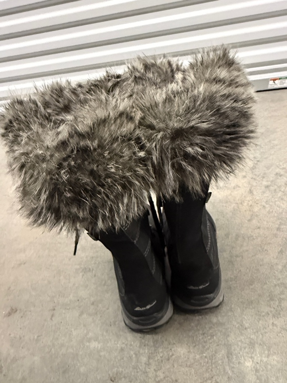 Eddie Bauer Black Lace-Up Winter Boots with Faux Fur Cuff - Picture 3 of 6